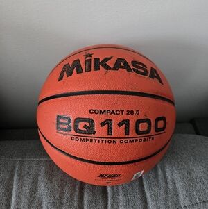 Mikasa BQ1100 Women's Indoor Basketball Size 6/28.5